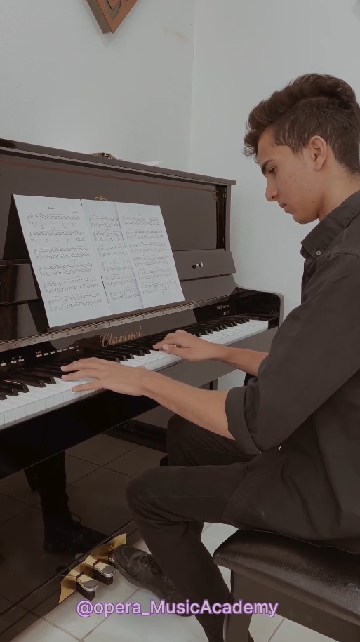 اجرای هنرجوی پیانوی استاد رضا آیتی